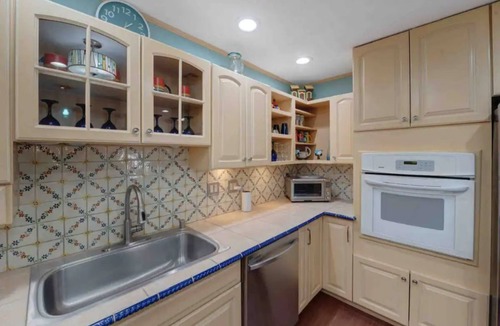 South Valley House | Lux 13+Bedroom Wedding & Event Venue; 4+ House Estate @ 79 dollars a person!