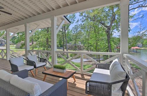 Dadeville House | Luxe Lakefront Getaway w/Porch + Water View!