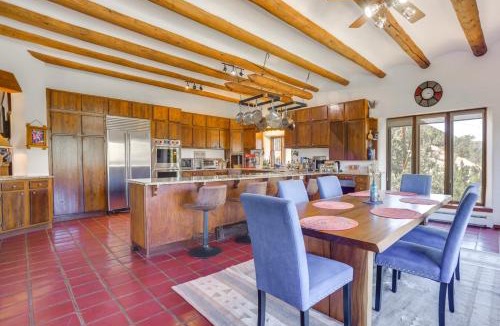 Canoncito Apartment | Luxurious Retreat w/Stunning Views in Santa Fe