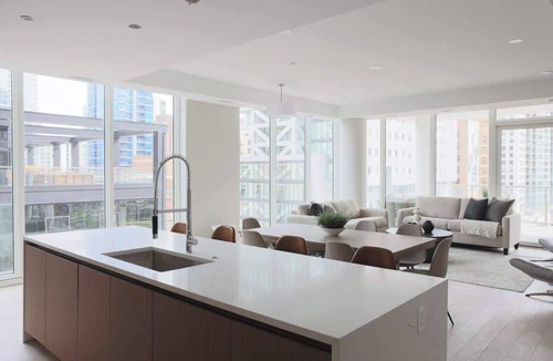 Near North Side Apartment | Luxury Loft Collection 703 - Terrace - River North