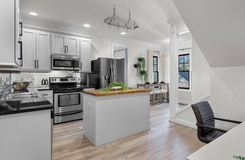 Glen Iris House | Luxury Modern Stay 3BR/2BA Pet Friendly Home Near UAB