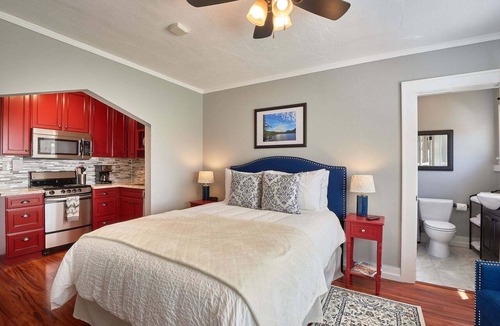 Newberg Condo | Luxury Studio Flat in Downtown Newberg - Suite #4
