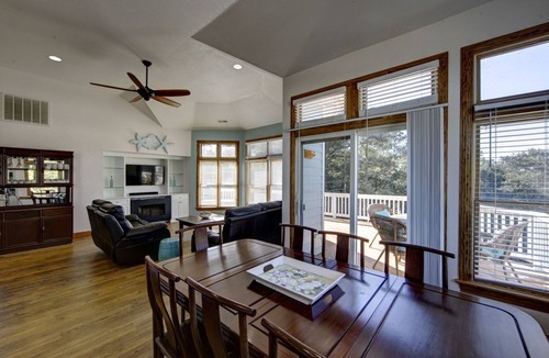 Monteray Shores House | MarshMellow: Corolla Soundside Oasis, Premium Amenities, Minutes to Wild Horses!