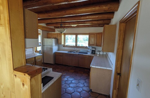 Taos House | Marvelous 2-bedroom house in charming Taos for your getaway, close to the plaza!