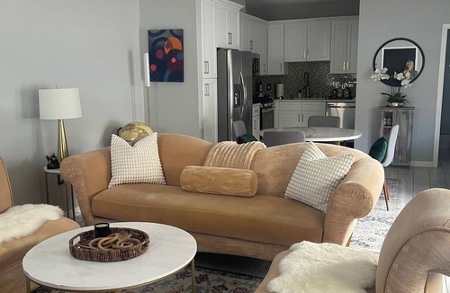 Burbank House | Mid-Century modern studio guest house located in Burbank, CA.