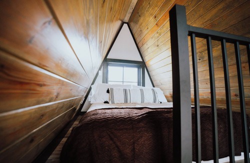 Cedar Bluff Resort | Modern A-Frame Cabin: Hot Tub, TV, & Lake Views