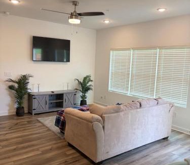 Morrow Apartment | Modern Comfort
