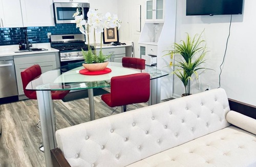 Austell Apartment | Modern Private Bungalow Near Six Flags