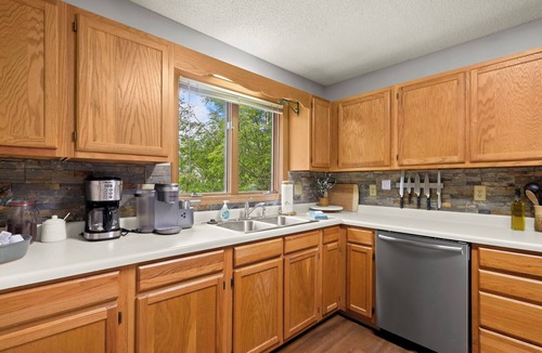 Beech Mountain House | Modern, Private, Quiet, Long Range Views Cabin, Walk to Beech Mountain Club