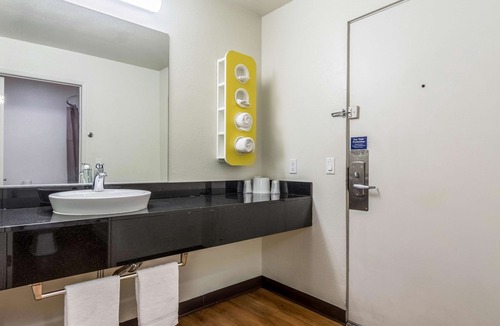 Redlands Hotel | Motel 6 Redlands, CA