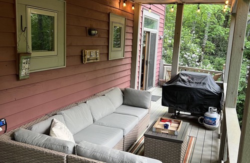 Glenville House | Mountain retreat by Lake Glenville: creekside, secluded, Cashiers - Glenville