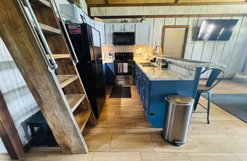 Groveoak Cabin | Mountain Spring Cabins Lake Guntersville | Pet Friendly | Fenced Yard | Boat Parking - ViP Retreat