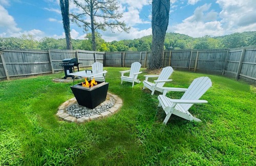 Groveoak Cabin | Mountain Spring Cabins Lake Guntersville | Pet Friendly | Fenced Yard | Boat Parking - ViP Retreat