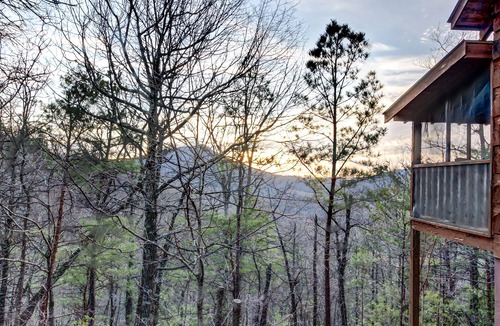Smoky Mountains Apartment | Mountain View Cabin in the Woods with Deck, Hot Tub, & Free Attraction Tickets
