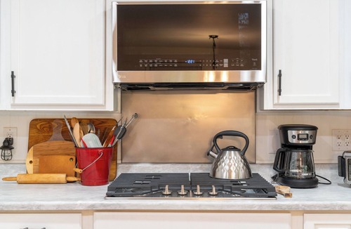 Waynesville Cabin | Mountaintop cabin with stunning views and private hiking trails.