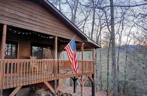 Robbinsville Cabin | Mtn. Cabin 25 min to Smoky Mnt's, Lake Santeetlah & Tail of Dragon Pet Friendly