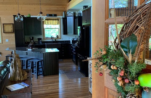 Franklin Cabin | Mystic Smoky Mornings, Woodland Charm, Sunsets & Starry Nights Await