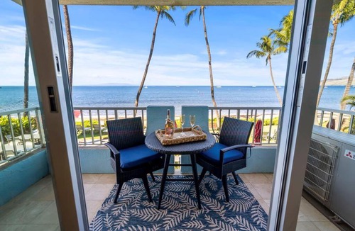 Kihei Apartment | Nani Kai Hale 209- Remodeled prime oceanfront 1 bedroom Kihei gem