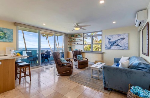 Kihei Apartment | Nani Kai Hale 209- Remodeled prime oceanfront 1 bedroom Kihei gem