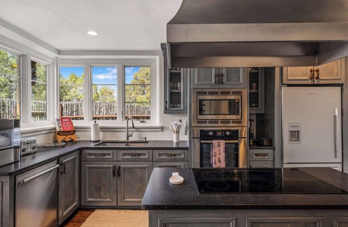 Northeast Santa Fe House | Near Santa Fe Plaza, Luxury Outdoor Space, Hot Tub