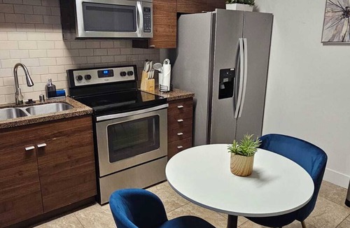 Del Rey Apartment | Neat Marina Studio by the Ocean Pool Gym Hot Tub BBQ Office