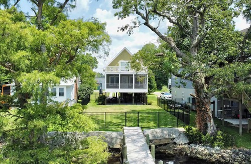 Bridgeton House | New Bern Waterfront Sunset 3 Bedroom Home
