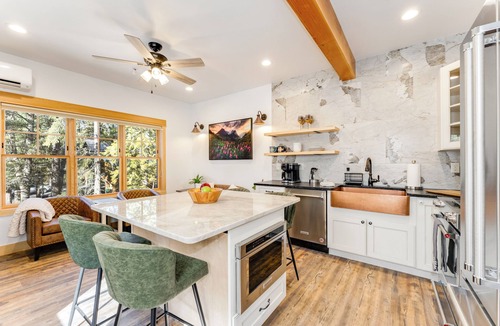 Agpar Condo | New! Lake McDonald Townhome. In Glacier National Park!