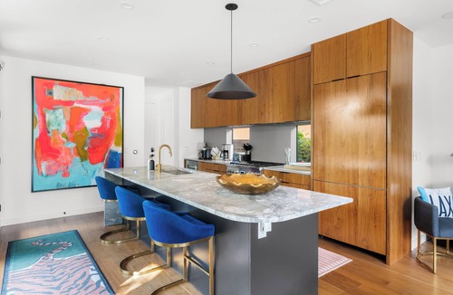 Bouldin House | New Luxury Designer SoCo Retreat w/Pool, Spa, & Skyline Views