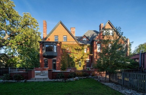 Summit - University Apartment | New Victorian Mansion Bed and Breakfast Penthouse