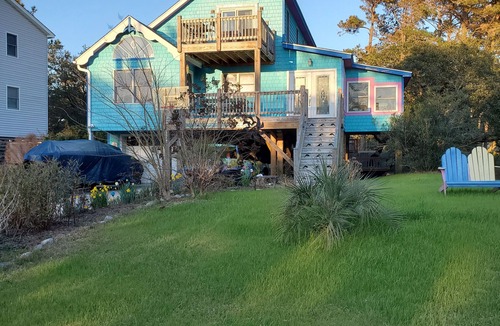 Colington Apartment | OBX~Sunset View~Gazebo~Bike Path~Walk to Beach~Free Bikes & Kayaks~Super Clean!