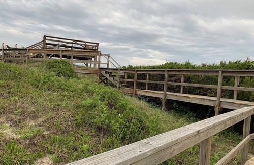 Morehead City Condo | Ocean-side condominium with pool. Fully-equipped for relaxed vacationing.