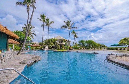 Hanamaulu Apartment | Ocean-View Lihue Getaway with Pools, Gym, Hot Tub & Beach