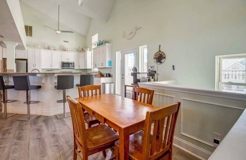 Sandbridge House | Oceanfront/11 bds/33 PPL/Indoor Pool