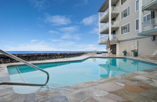 Kailua-Kona House | Oceanfront Condo Stunning Views and Pool - Hale Kona Kai 407 by Casago Kona