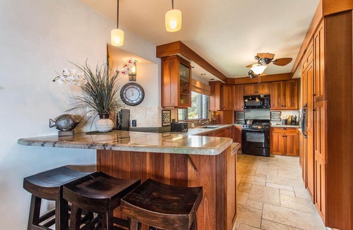Kahaluu Bay House | 🏖️Oceanfront Kona Home Near Magic Sands | 3BR + Views