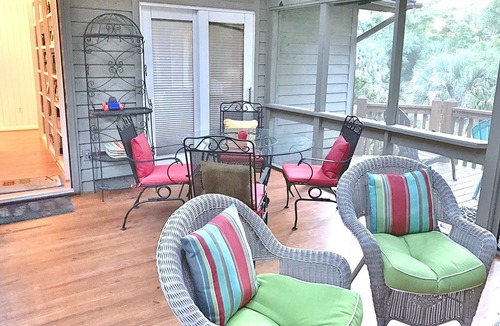 West Beach Cottage | Oceanwoods 3bd/2bth w/Enlarged Screen Porch, WiFi, updated!