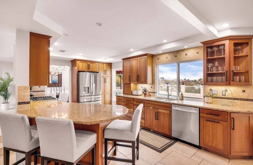 San Carlos House | Panoramic Canyon Views Villa & Sparkling Backyard Pool