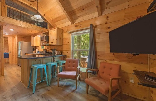 Lookout Valley Neighborhood Association House | Papa Cabin Tiny Log Home Comfort In Rustic Bliss