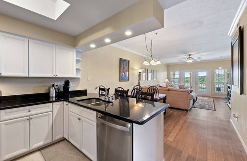 Highland Lake Estates Condo | Paradise Island - 2br/2ba Condo With Epic Views of Lake and Pool