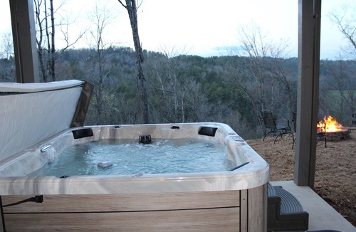 Blue Ridge House | Peaceful getaway 6 mins to downtown! 3 Fireplaces! King on each level!
