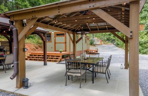 Sylva House | Peaceful Multi-Unit Retreat Offers The Perfect Blend Of Comfort And Nature On A Scenic Ridge Beside The Tuckasegee Sylva North Carolina