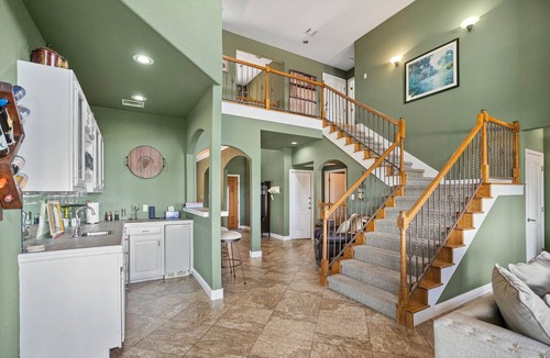 Point Venture House | Peckham Point 5 Bd Lake View Retreat w Private Pool