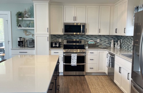 Southern Shores House | Perfect place for a beach getaway - 7 min walk to beach