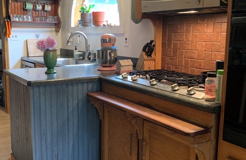 Argyle House | Pet friendly Lakefront House with hot tub and large Deck on Summit Lake