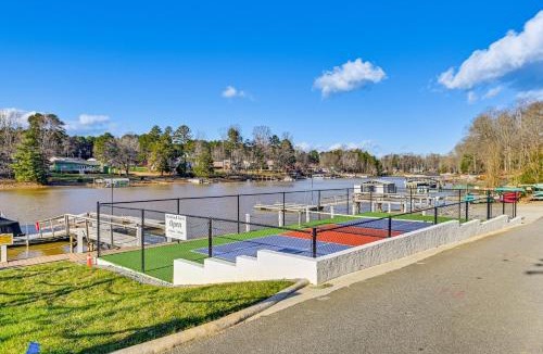 Sherrills Ford House | Pool & Lake Access! Sherrills Ford Tiny Home