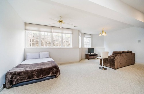 Carmel House | Posh Vacation Home: 2 Ensuites, Pool + Outdoor Kitchen & Bar