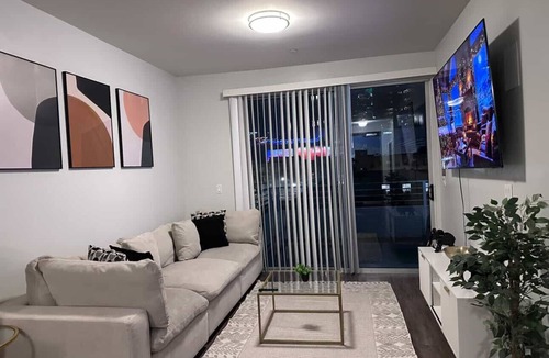 Historic Core Apartment | Prime 2 bedroom DTLA Stay by Crypto Arena & Convention Center