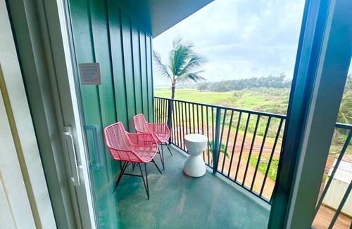 Hanamaulu Apartment | Pristine Retreat at Popular Resort