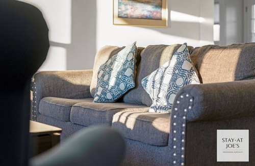 Wayne House | Private 4 BDRM house, 5 Miles from Downtown #6