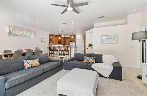 Sunset Lakes House | Private Pool + FREE Heat - 10 Min to Disney -Quiet Gated Retreat